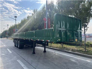 3 o'qli yon devorli yarim tirkama