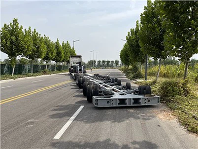 Modulli past yotoqli treyler